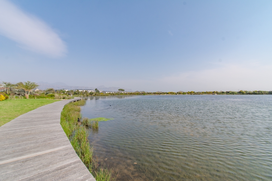 2 Bedroom Property for Sale in Somerset Lakes Western Cape